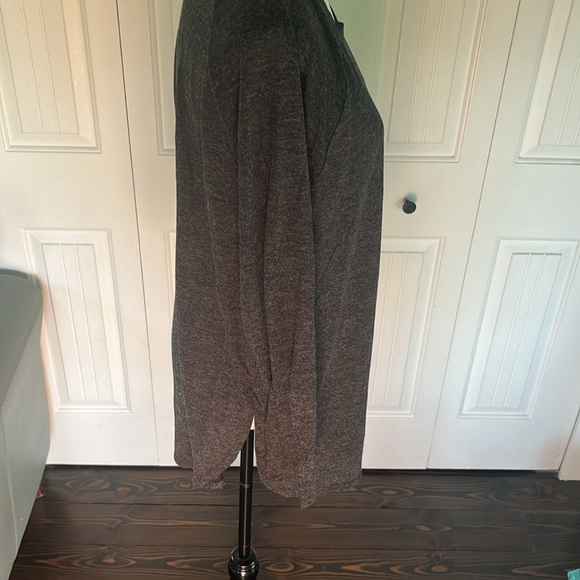 Grey Long Sleeve - Picture 4 of 5